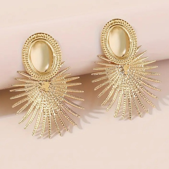 Elegant Gold Statement Earrings - Picture 7 of 13
